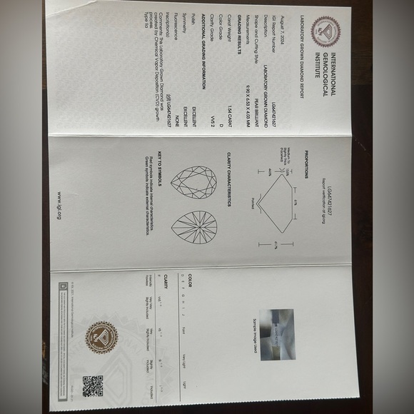 2 Carat Pear Lab Grown Diamond Engagement Ring - Picture 14 of 15